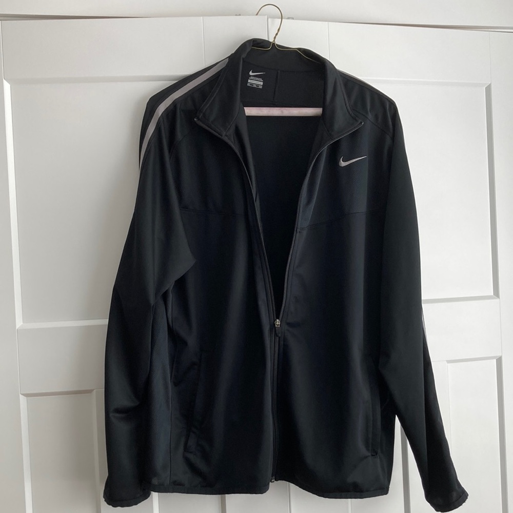 Men’s black Nike jacket full zip